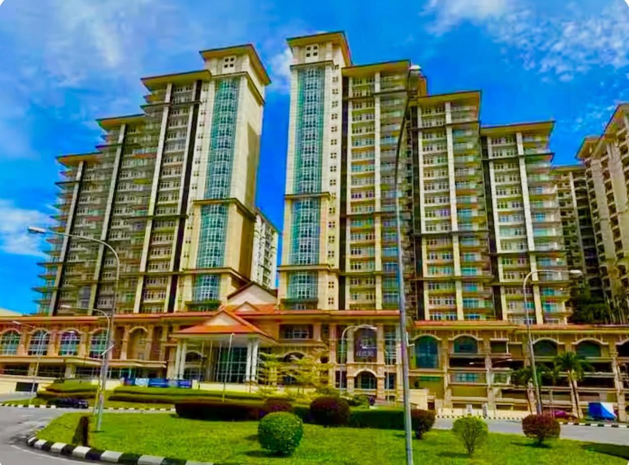 Riverine Kuching Luxury 4Pax With Balcony Facing Waterfront View מראה חיצוני תמונה